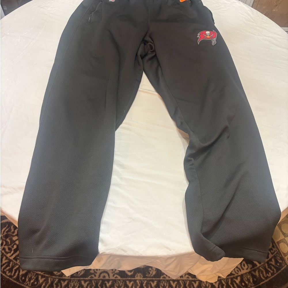 Nike NFL Buccaneers Black Sweatpants Therma Fit